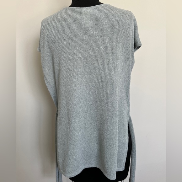 H&M Lightweight Knit Sweater Pullover - Picture 3 of 4